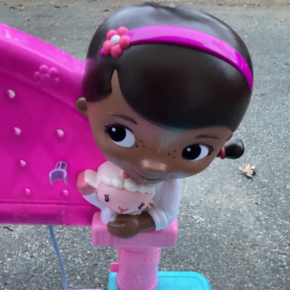 Doc McStuffins Baby Pet Nursery PBS Kids Creative play - Picture 3 of 6